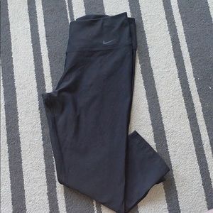 Nike Cropped Leggings